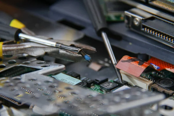 Professionelle Laptop-Reparatur — Stockfoto