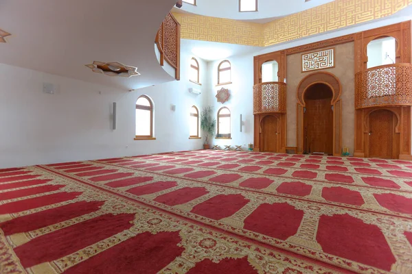 Мечеть Омер ібн Хаттаб у Сараєво, Боснія і Герцеговина, int — стокове фото