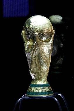 Saraybosna, Bosna-Hersek, Mart 2014 'te, Dünya Kupası Kupası' nın siyah Arkaplan Kupası, 1974 'te tanıtıldı. Malakit bazlı 18 karat altından yapılmış.. 