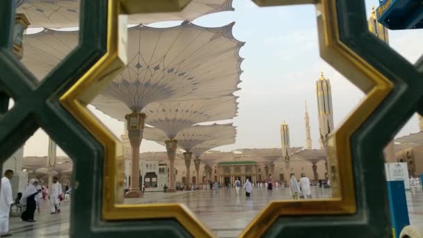 Mekka, Arabia Saudyjska, września 2016 - muzułmańskich pielgrzymów z całego świata do wykonywania Umrah lub Hajj Haram meczecie w Mekce. — Wideo stockowe