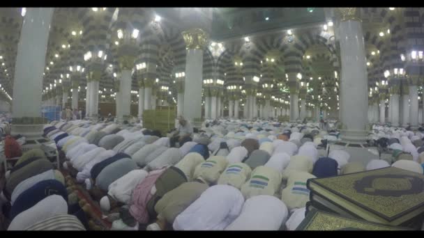 메카, 사우디 아라비아, 9 월 2016-전 람 모스크에 메카 또는 Umrah 메카에서 수행 하기 위해 모인 세계에서 회교도 순례자. — 비디오