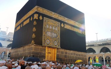 Mekke, Suudi Arabistan, Eylül 2016 - Dünyanın dört bir yanından Müslüman hacılar, Suudi Arabistan 'ın Mekke kentindeki Kutsal Cami' de Umrah veya Hac 'ı gerçekleştirmek için bir araya geldiler.