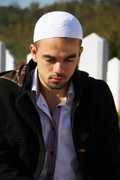 Islamic praying on dead person — Stock Photo, Image