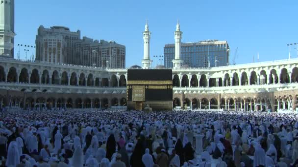 MECCA, SAUDI ARABIA, settembre 2016 - Pellegrini musulmani provenienti da tutto il mondo si sono riuniti per esibirsi Umrah o Hajj alla moschea Haram alla Mecca . — Video Stock