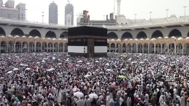 メッカ, サウジアラビア、2016 年 9 月 - 世界中からイスラム教徒の巡礼者がメッカの Umrah またはハラム ・ モスクでメッカ巡礼を実行する収集. — ストック動画