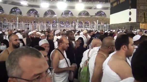 Mekka, Saúdská Arábie, v září 2016 - muslimských poutníků z celého světa se sešly Umrah anebo Hajj na mešity v Mekce. — Stock video