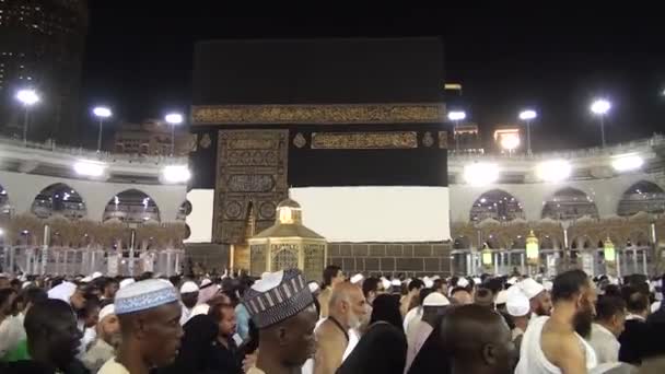 MECCA, SAUDI ARABIA, settembre 2016 - Pellegrini musulmani provenienti da tutto il mondo si sono riuniti per esibirsi Umrah o Hajj alla moschea Haram alla Mecca . — Video Stock