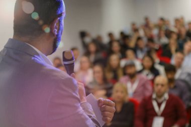 Bitcoin, Dijital Kripto Para - Bitcoin sembollü altın para