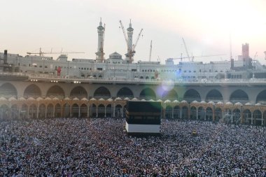 Konferans salonu ya da seminer odası, oditoryumdaki boş koltuk sırası.