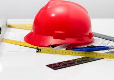 Kask ve inşaat çizimleri ve Binalar için Araçlar