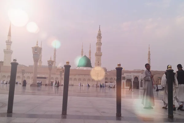 Mecca, Saudi Arabia, september 2016. - Мусульмани біля гори Арафат (o. — стокове фото