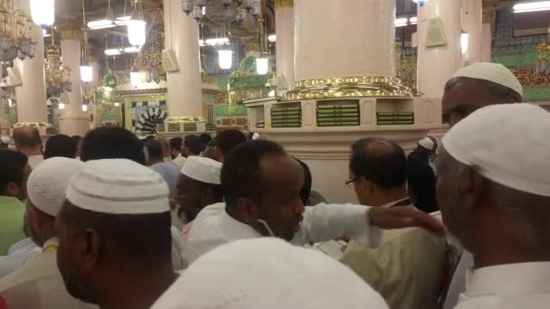 메카, 사우디 아라비아, 9 월 2016-전 람 모스크에 메카 또는 Umrah 메카에서 수행 하기 위해 모인 세계에서 회교도 순례자. — 비디오