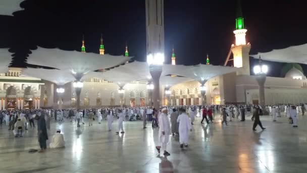 Mekka, Saúdská Arábie, v září 2016 - muslimských poutníků z celého světa se sešly Umrah anebo Hajj na mešity v Mekce. — Stock video