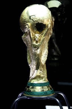 Saraybosna, Bosna-Hersek, Mart 2014 'te, Dünya Kupası Kupası' nın siyah Arkaplan Kupası, 1974 'te tanıtıldı. Malakit bazlı 18 karat altından yapılmış.. 