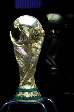 Saraybosna, Bosna-Hersek, Mart 2014 'te, Dünya Kupası Kupası' nın siyah Arkaplan Kupası, 1974 'te tanıtıldı. Malakit bazlı 18 karat altından yapılmış.. 