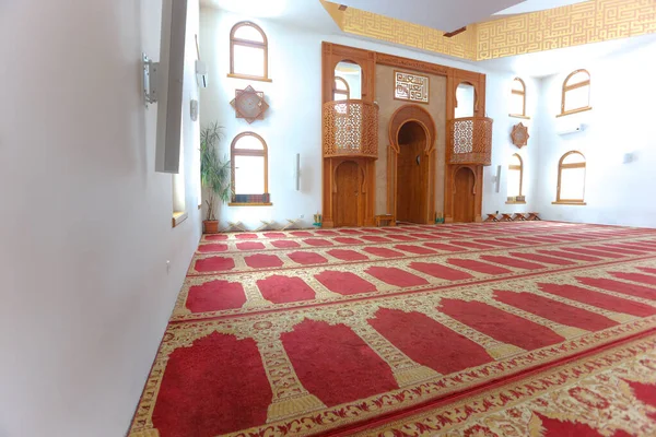 Saraybosna, Bosna-Hersek 'teki Ömer ibn Hattab camii, int — Stok fotoğraf