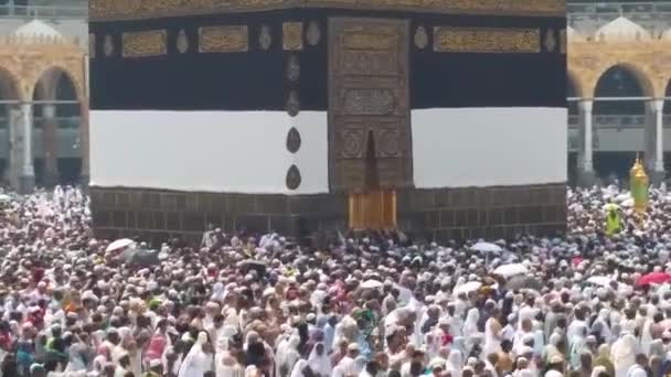 Mekka, Saudiarabien, September 2016 - muslimska pilgrimer från hela världen samlades för att utföra Umrah eller Hajj i Haram-moskén i Mekka. — Stockvideo