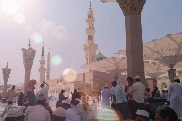 MECCA, SAUDI ARABIA, sSeptember 2016., Muslims at Mount Arafat (o — стоковое фото