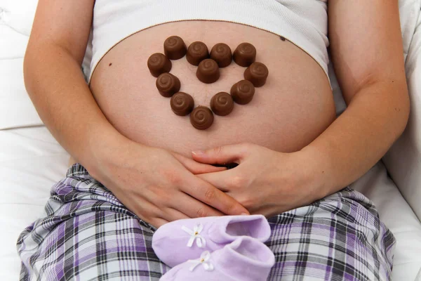 Jonge Zwangere Brunette Vrouw Ontspannen — Stockfoto