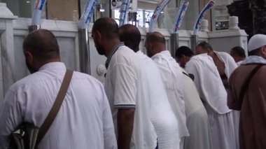 Mekke, Suudi Arabistan, Eylül 2016 - Umre veya Haram cami de hac Mekke gerçekleştirmek için toplanan dünyanın dört bir yanından gelen Müslüman Hacı.