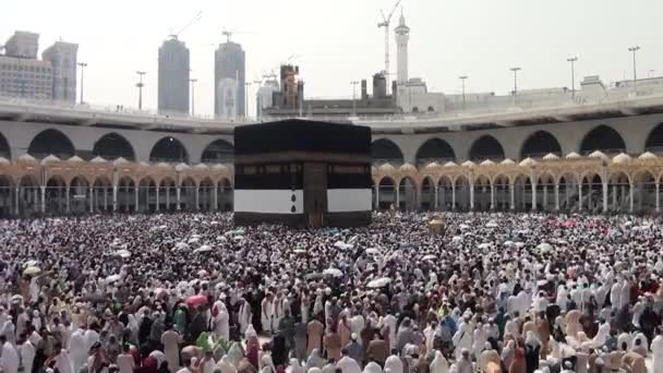 Mekka, Saúdská Arábie, v září 2016 - muslimských poutníků z celého světa se sešly Umrah anebo Hajj na mešity v Mekce. — Stock video