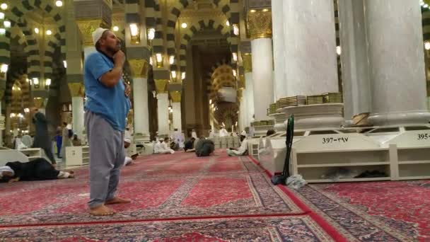 MECCA, ARABIE SAOUDITE, septembre 2016 - Des pèlerins musulmans du monde entier se sont rassemblés pour célébrer l'Omra ou le Hadj à la mosquée Haram de La Mecque . — Video