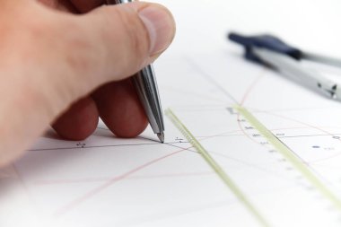 Pusula ile araçlar çizmek - iş kavramı