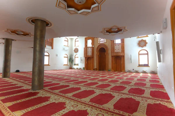 Moscheea Omer ibn Hattab din Saraievo, Bosnia și Herțegovina, int — Fotografie, imagine de stoc