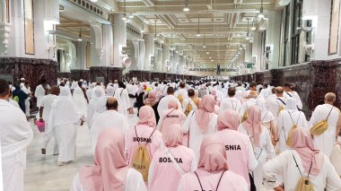 Mekke, Suudi Arabistan, Eylül 2016 - Umre veya Haram cami de hac Mekke gerçekleştirmek için toplanan dünyanın dört bir yanından gelen Müslüman Hacı.