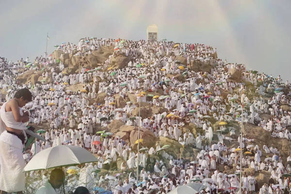 Mekka, Saudiarabien, September 2016 - muslimska pilgrimer från hela världen samlades för att utföra Umrah eller Hajj i Haram-moskén i Mekka. — Stockfoto