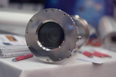 Güvenlik kamerası ya da ofis binasındaki gözetleme sistemi., 