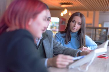 Grup Genç İş Adamları Bir araya gelerek Yaratıcılığını Tartıştı