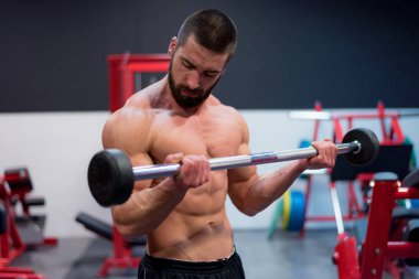 Çekirdek Vücut Geliştirme. Kaslı atletik vücut geliştirme hareketi