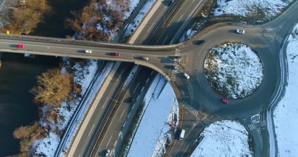 Χιονισμένος Αυτοκινητόδρομος Επιλεκτική Εστίαση — Αρχείο Βίντεο