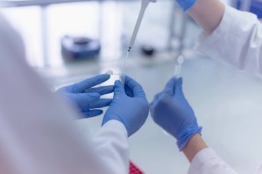 Coronavirus 'u kabul et. 2019-NCoV. Bilim adamları ya da doktorlar