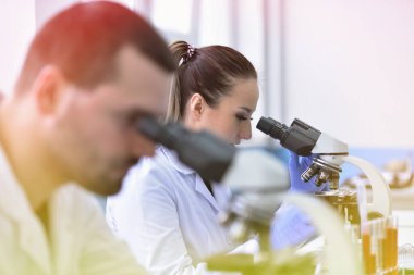 Coronavirus 'u kabul et. Corona vi için bilim adamı ya da doktor araştırması