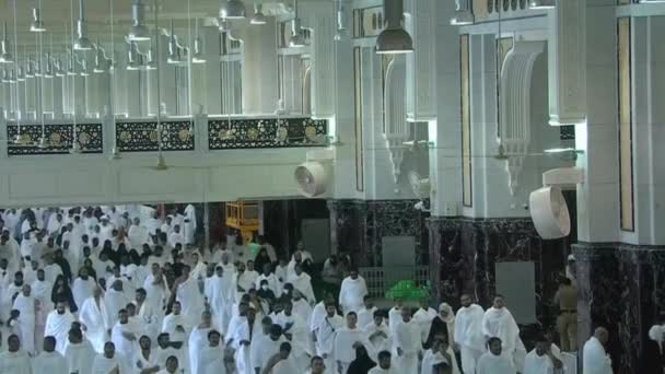 2016年9月サウジアラビアのメッカ アラファト山 またはジャバル ラーマ のイスラム教徒 ここは アダムとエバが天国から放り出されて出会った所です — ストック動画