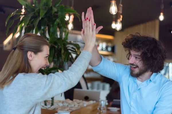 Startup Mångfald Teamwork Brainstorming Meeting Concept Två Affärskollegor Som Delar — Stockfoto