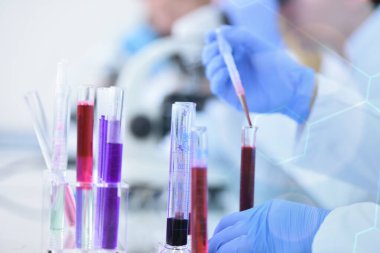 Coronavirus 'u kabul et. Corona virüsü tedavisi için bilim adamı ya da doktor araştırması ilaç ve laboratuvarda ya da hastanede araştırma.