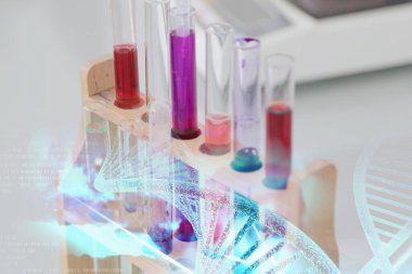 Laboratuvarda test tüpleri, mikroskop, test veya araştırma ile çalışan genç kadın laboratuvar bilim adamı. Bilim, kimya, biyoloji, tıp ve insan konsepti..