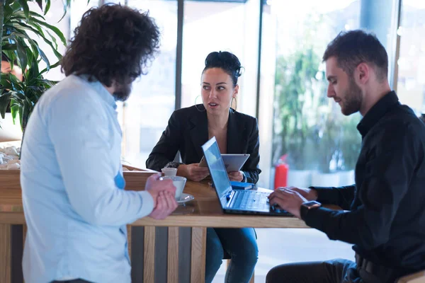 Startup Diversity Teamwork Brainstorming Meeting Concept Business Team Coworkers Sharing — Stock Fotó