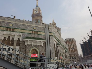 MECCA, SAUDI ARABIA, Ağustos 2019 - Dünyanın dört bir yanından Müslüman hacılar, Mekke, Suudi Arabistan 'daki Mescid-i Haram, Hac ve Omrah günlerinde Umrah veya Hac için bir araya geldiler.