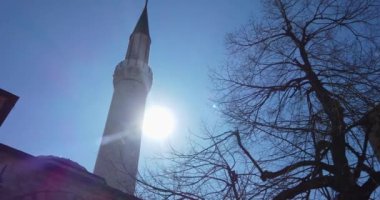 Mavi gökyüzü arkaplanlı beyaz bulutlar