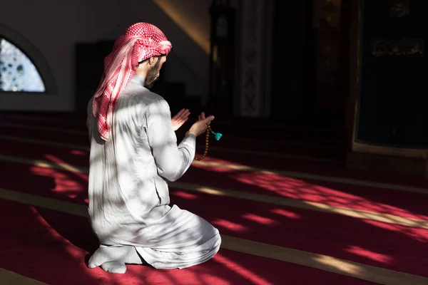 Young Arabic Muslim Man Praying Doing Dailly Pray Modern Beautiful — Stock Photo, Image