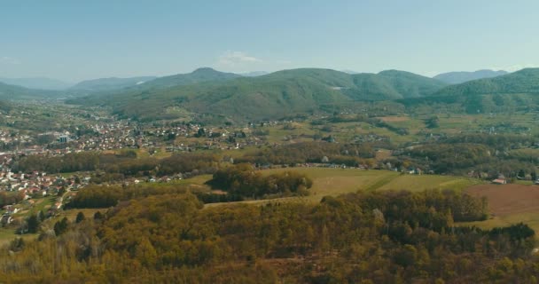 Vista Aérea Escenica Tierra Con Paisaje Agrícola Paisaje Rural Pueblo — Vídeos de Stock