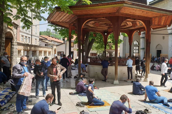 Freitag Ramadan Sarajevo Bosnien Und Herzegowina Mai 2020 Muslime Beten — Stockfoto
