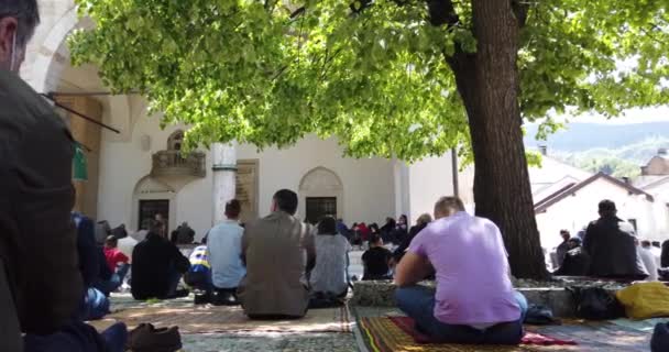 Sexta Feira Ramadã Rezar Sarajevo Bósnia Herzegovina Maio 2020 Muçulmanos — Vídeo de Stock