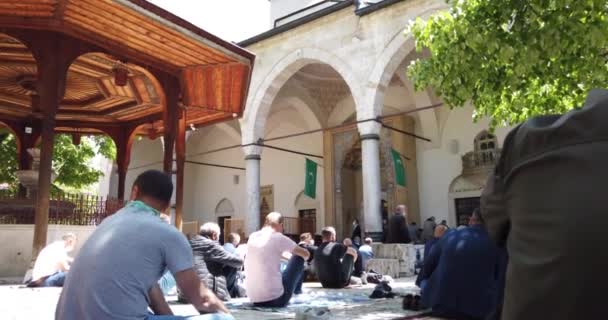 Viernes Ramadán Orar Sarajevo Bosnia Herzegovina Mayo 2020 Los Musulmanes — Vídeo de stock