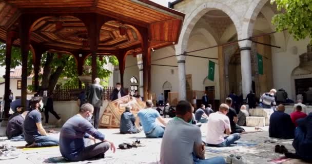 Piątek Ramadan Modlitwa Sarajewo Bośnia Hercegowina Maja 2020 Muzułmanie Biorą — Wideo stockowe