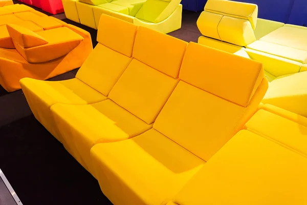 Ongewone meubilair in kleur — Stockfoto